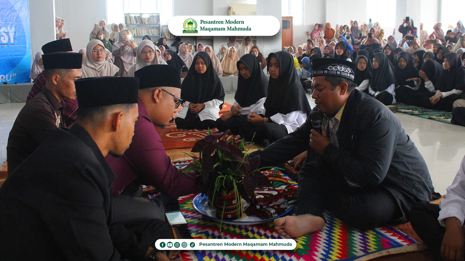 Prosesi Adat I Serahen Ku Tengku Guru Digelar di Pesantren Modern Maqamam Mahmuda